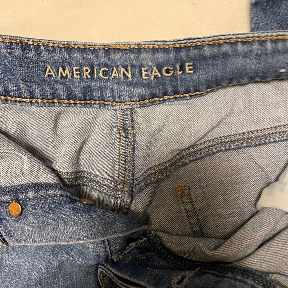 aeo tomgirl ripped jeans size 16